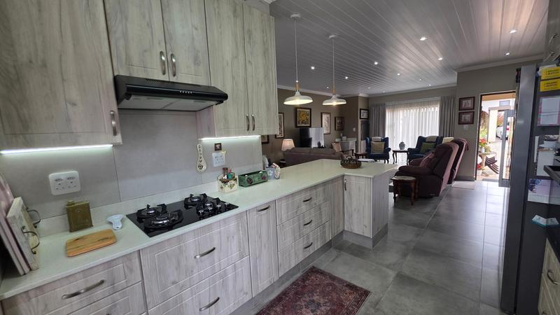 2 Bedroom Property for Sale in Dana Bay Western Cape